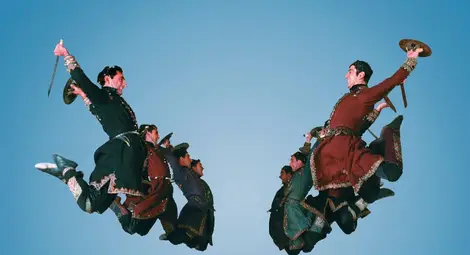 Сензацията &bdquo;Сухишвили&ldquo; обещава два часа взривни грузински танци