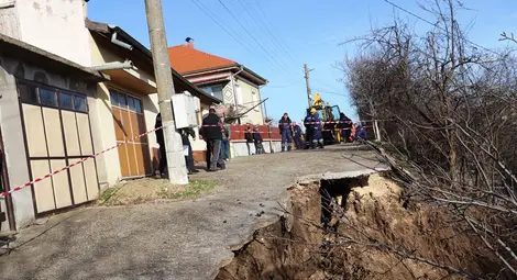 Свлачището във Ветово, което тръгна през януари тази година, е последното регистрирано в областта.            Снимка: Архив