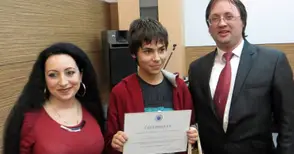Осмокласник носи в Русе първия златен медал по информатика