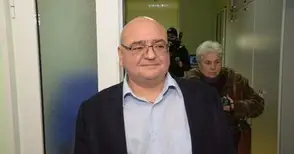 500 лева дари д-р Кирил Панайотов за пиана в Училището по изкуствата