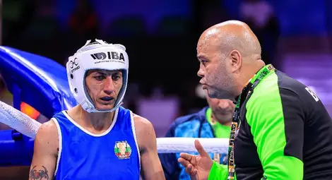 Севда слуша напътствията на Борислав Георгиев. Севда слуша напътствията на Борислав Георгиев.