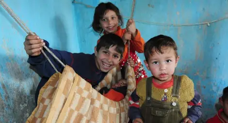 Роми с 8 деца! Не ги гледат &ndash; държавата нали ги отглежда