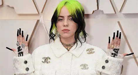 Били Айлиш: Гледането на порно като малка ми причини кошмари Били Айлиш: Гледането на порно като малка ми причини кошмари