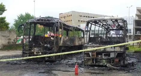 Двама драснаха клечката на два автобуса на "Хеброс бус"! Щетите са за над 300 бона