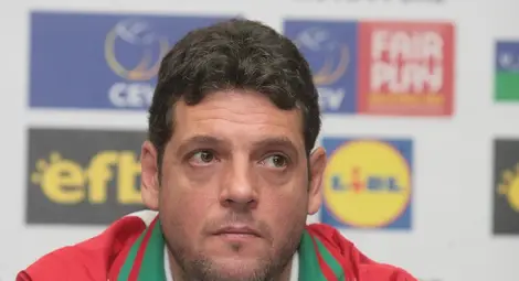 Пламен Константинов остава начело на националите до 2018