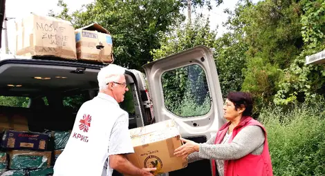 За пореден път Каритас Русе дари дрехи на възрастни хора в община Иваново