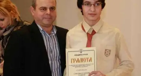 Даровити деца получиха награди от кмета Пламен Стоилов /галерия/