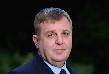 Каракачанов иска българска техника в армията ни