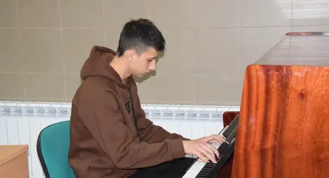 Ученици и учители от Молдова изнесоха културна програма в Русенския университет по повод Деня на бесарабските българи