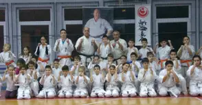 33 каратисти на Калинов защитиха по-високи степени