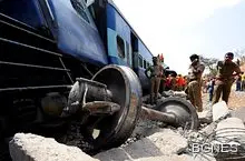 Влакова катастрофа в Индия, 15 загинали