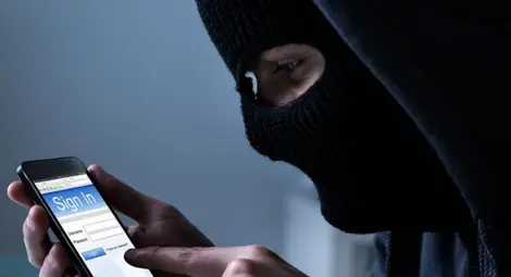 Майка на бивш полицай оплетена в телефонна измама с К-19 и кръвна плазма