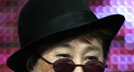 Джон Ленън миг след като взривява &bdquo;Бийтълс&ldquo;: Това е много забавно. Напомня ми момента, когато казах на Синтия, че й искам развод