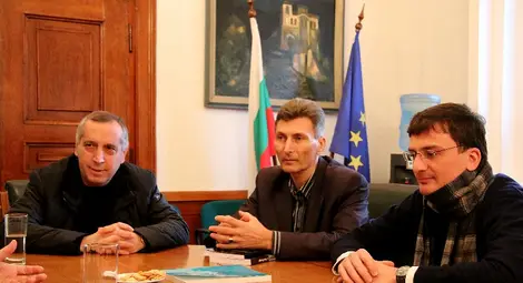 Семинар &bdquo;Пътят. Дизайнът. Успехът&ldquo; привлича студенти и ученици в РУ