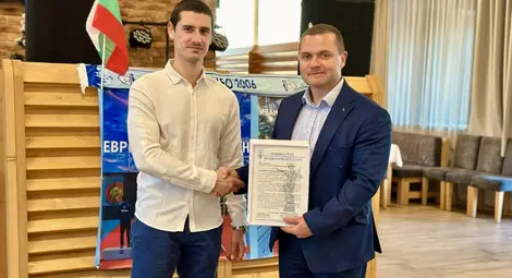 Европейският шампион по стрелба с лък Иван Банчев бе отличен от кмета на Русе Пенчо Милков