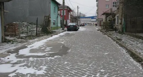 Улица &bdquo;Драма&ldquo;  плаче за ремонт