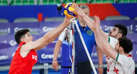 Симеон Добрев остана на пейката при победата  на волейболните ни национали над Турция