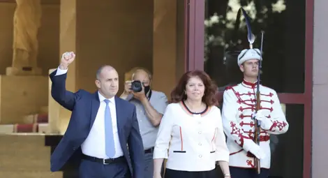 Радев: Не на страха! Ще си върнем България! Мутри &ndash; вън!!