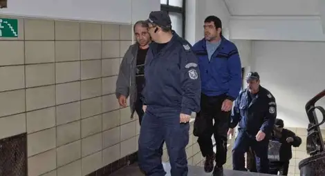 Грабителите от бензиностанцията останаха за постоянно в ареста