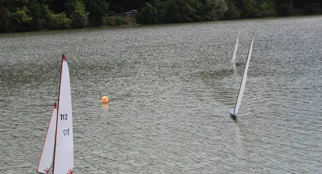 Златните медали от Държавното първенство по радиоуправляеми ветроходни яхти - клас S в Русе отплаваха към Габрово и Варна /галерия/