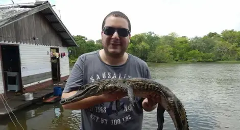 Голямата любов - виолата - отвежда Владимир Русев в далечна Бразилия Голямата любов - виолата - отвежда Владимир Русев в далечна Бразилия