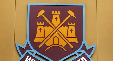 Мегадрама, 20 дузпи и вратар пратиха Уест Хем напред за Купата