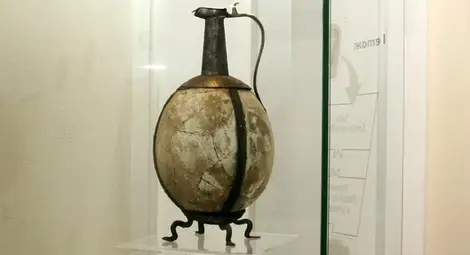 Съдинка от щраусово яйце на 17 века показват в музея Съдинка от щраусово яйце на 17 века показват в музея