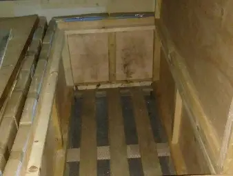 Склад до Дунав мост превърнат в депо за износ на азиатци за Европа Склад до Дунав мост превърнат в депо за износ на азиатци за Европа