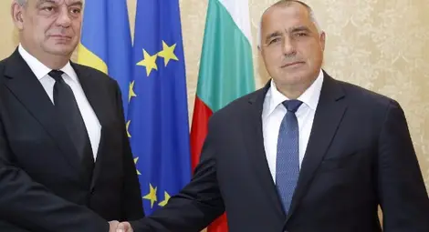 Премиерите на България и Румъния Бойко Борисов и Михай Тудосе преди съвместното заседание на двете правителства. Снимка: Министерски съвет