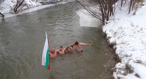 Ивановчани залюляха мъжко хоро в Лома