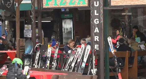 Огладнееш ли на пистата: 5 лв. за палачинка и 4 лв. за шишче Огладнееш ли на пистата: 5 лв. за палачинка и 4 лв. за шишче