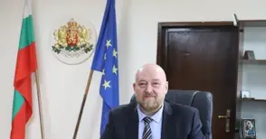 Областният управител Анатоли Станев след запазването на поста: