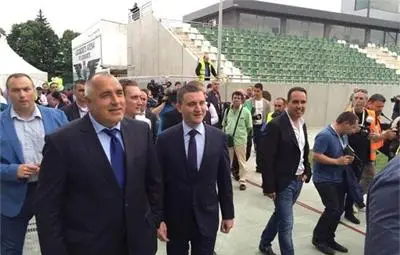 Феновете на "Лудогорец" събраха парите за хеликоптера на премиера