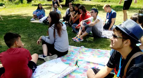 Дизайн мислене и реформаторски идеи за зелена планета тестват младежи от шест държави по проект на програма "Еразъм + на ЕС /галерия/