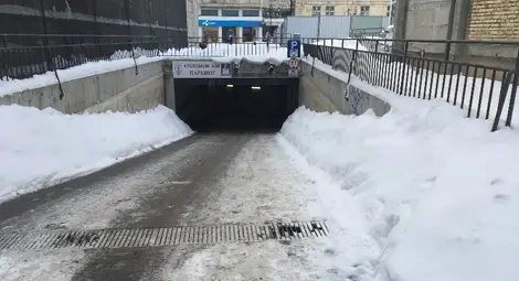 Подземните паркинги безплатни до вторник, учениците на училище на 6 март