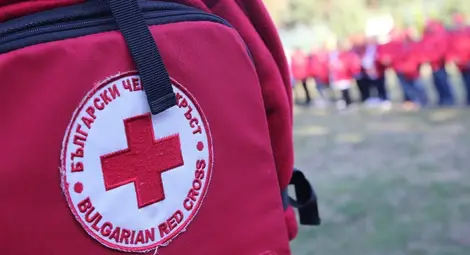 БЧК-Русе събира дрехи и завивки с етикети за хората в Украйна