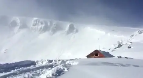 Лавина е паднала над хижа &bdquo;Рилски езера&ldquo;, няма пострадали