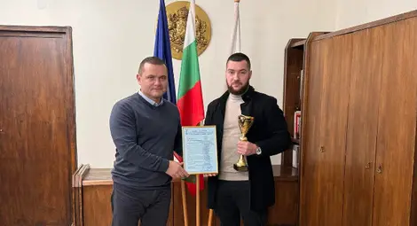 Пенчо Милков се срещна с русенските шампиони по полицейска лична защита и карате