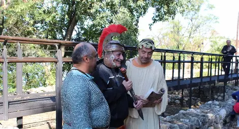 Римски пазар кани на игри и  гозби от дълбока древност