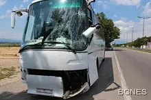 1 загинал и 60 ранени при автобусна катастрофа в Сърбия
