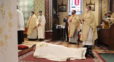 Католиците имат нов духовен пастир - монс. Страхил Каваленов официално оглави Никополска епархия /галерия/