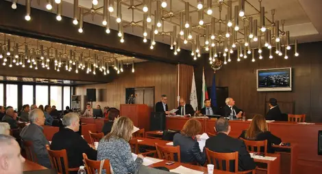 Червен съветник сравни магазините на &bdquo;Паркстрой&ldquo; с &bdquo;мускул, който режем&ldquo;