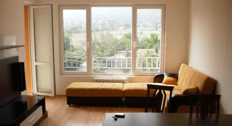 С парите за двустаен вече купуват тристаен