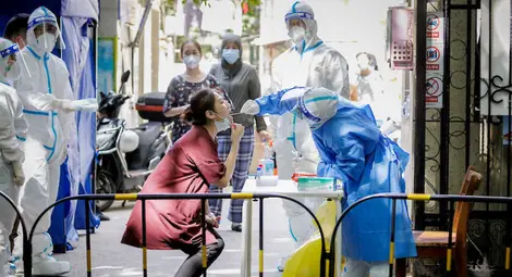 Пекин предупреди за взривоопасна епидемия от COVID, Шанхай прави масови тестове