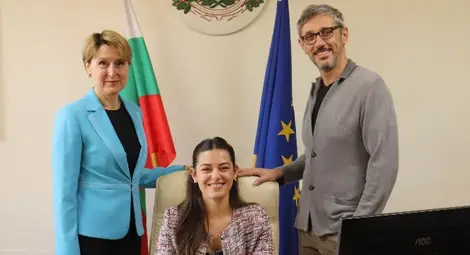 Възпитаници на Националното училище по изкуствата в Русе  посетиха Областната управа