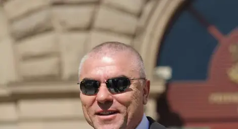 Марешки: Депутати пият, пушат и се друсат