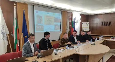 Участниците в проекта разщазват за извършените дейности.