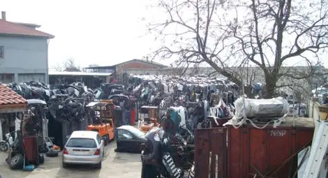 Спецченгета удариха автоморга, откриха десетки части и вещи от крадени коли