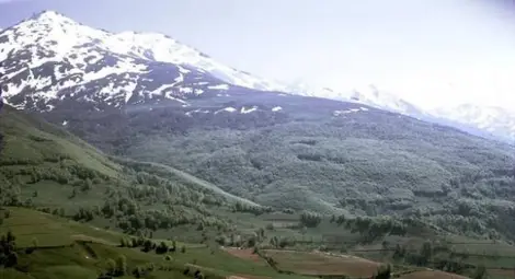 Рязко застудява, сняг по високите части на планините