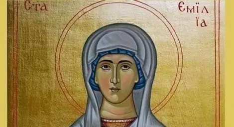 Емилия празнува, черпи за името си